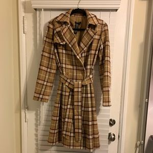 BCBG MaxAzria gorgeous plaid trench coat. Size 6